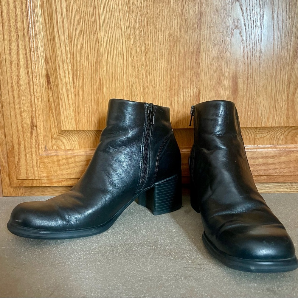 Vintage Y2K Black Square Toe Leather Ankle Boots Chunky Block Heel Zipper Size 7